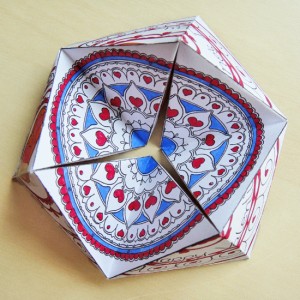 Hattifant's Valentine Flextangle Kaleidocycle to craft and color - a paper toy craft