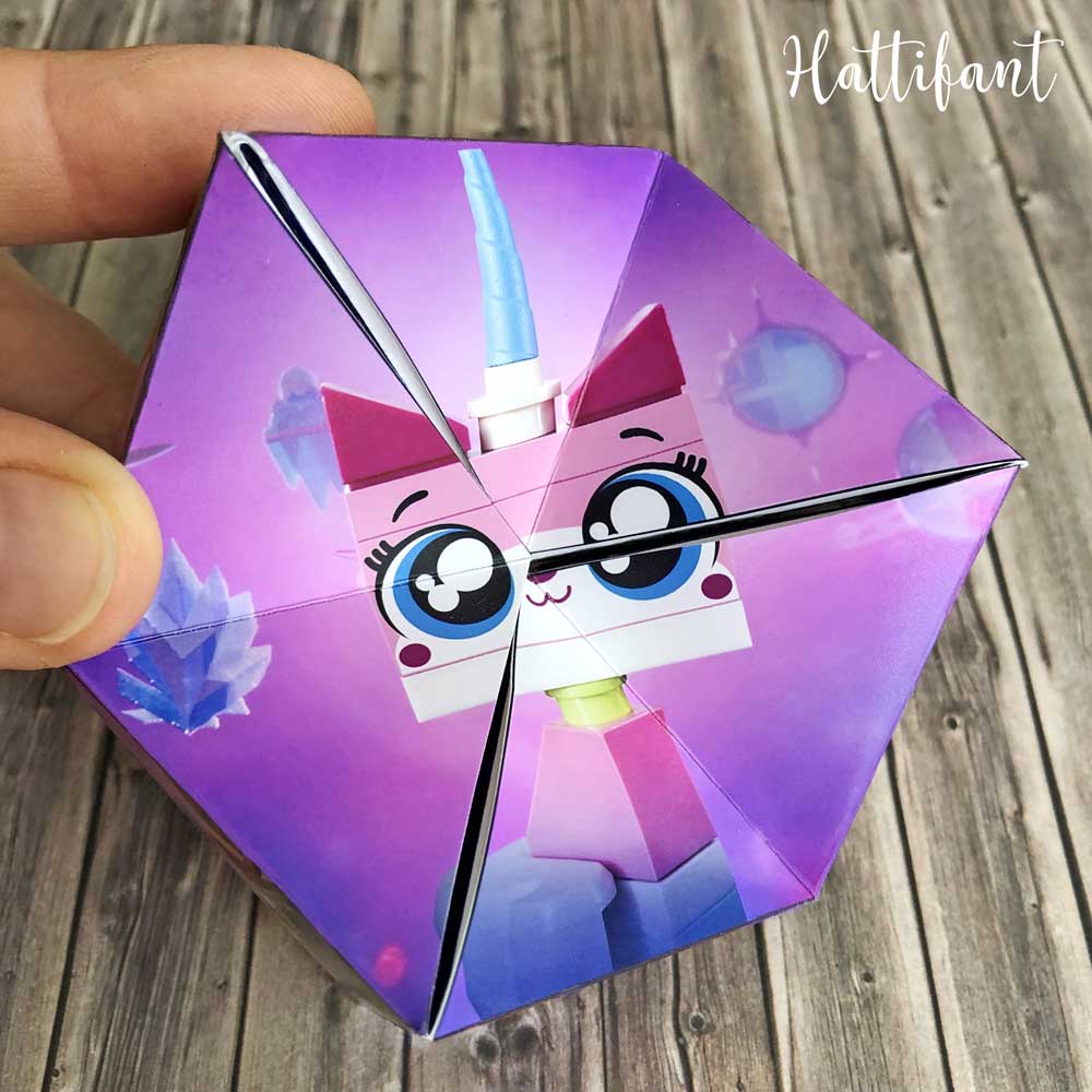 Hattifant's TheLEGOMovie2 Kaleidocycles Flextangles Papertoy Paper Toy Unikitty